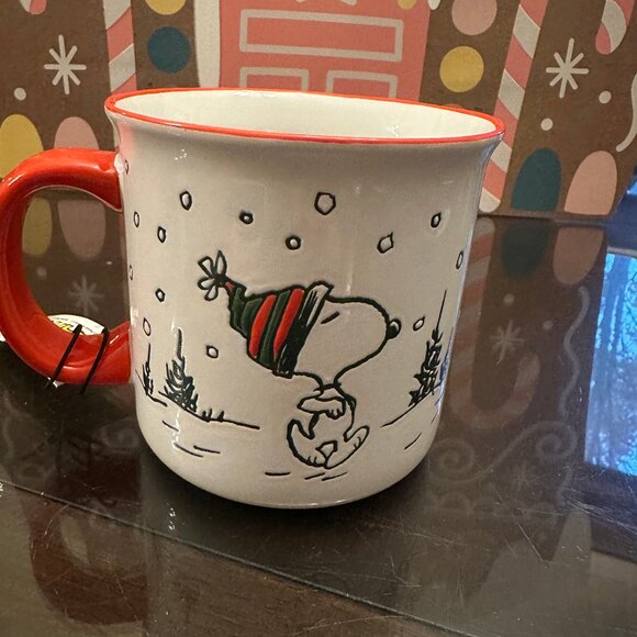 Peanuts Snoopy Winter/Christmas "Let it Snow" 21 oz Mug NWT 2025 - Picture 2 of 5